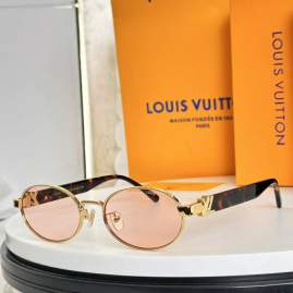 Picture of Louis Vuitton Sunglasses _SKUfw76720657fw